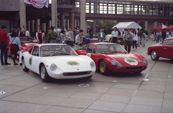 65-2a (89-10-01 (白）1967,(赤)1965 De Tomaso Vallelunga.jpg